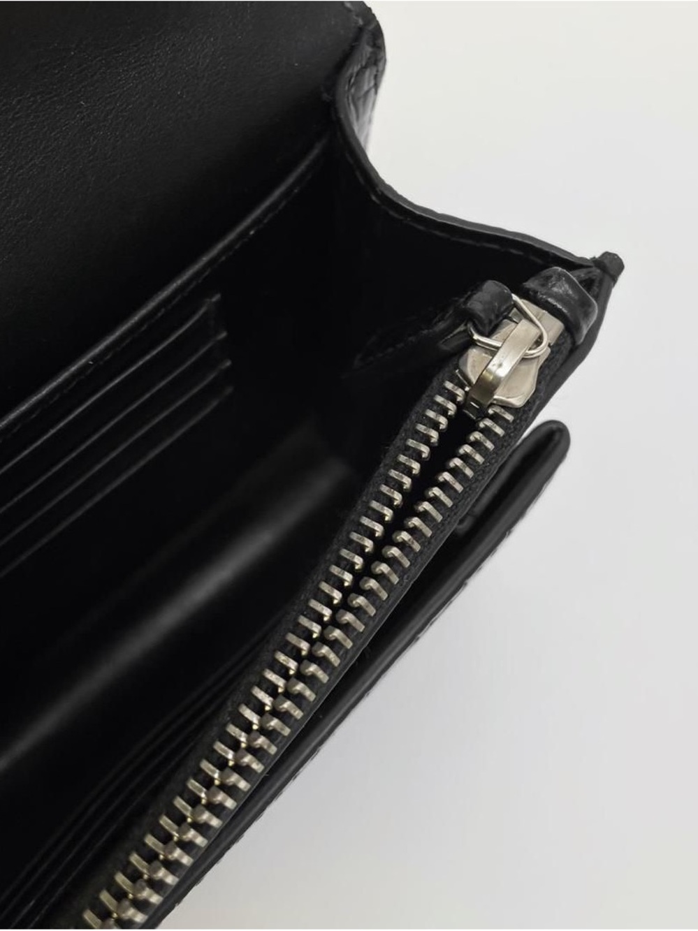 Saint Laurent Black Croc-Embossed Chain Crossbody Bag with Silver YSL Logo - Picture 4 of 6